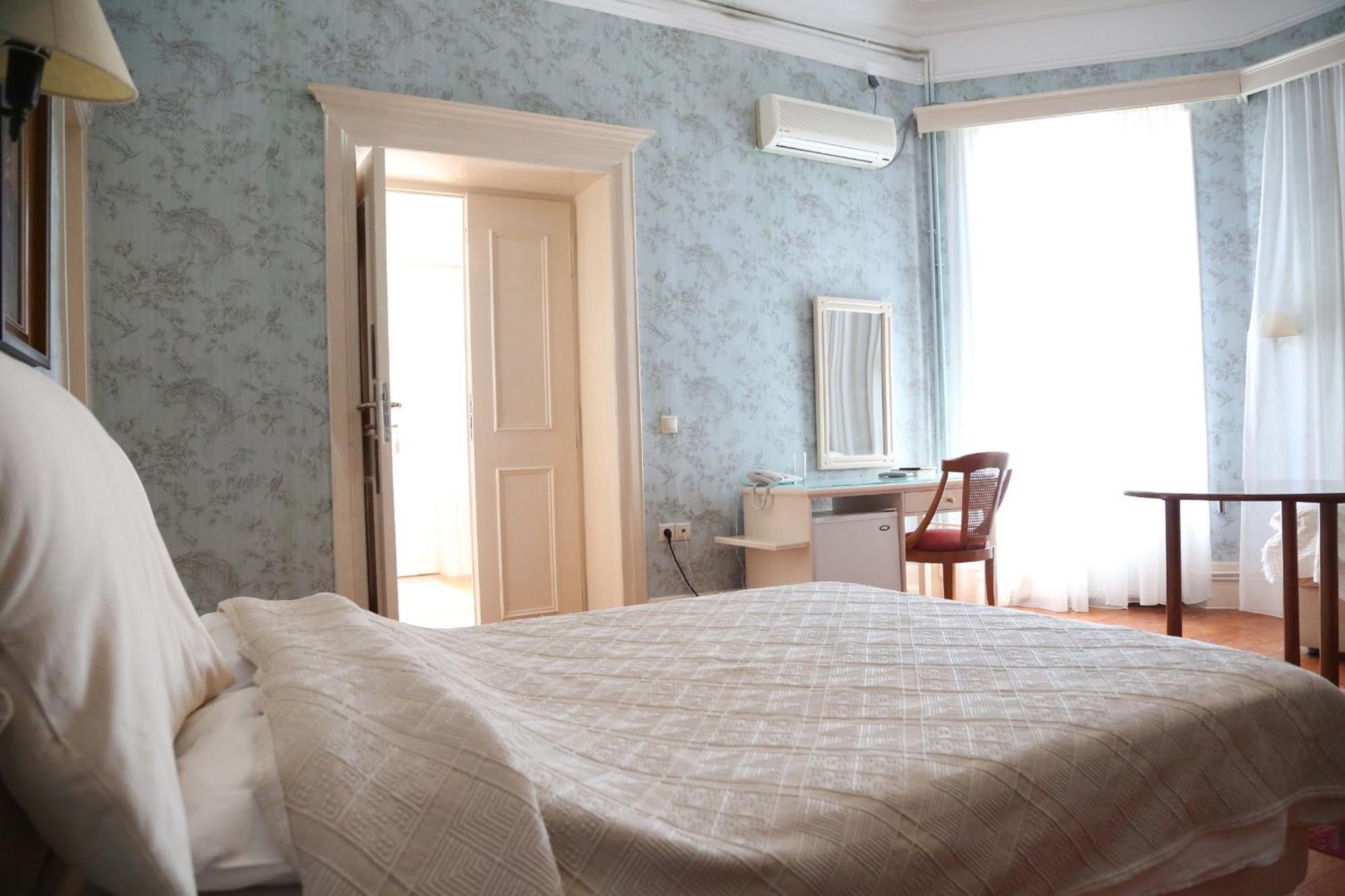 Melina Aparthotel